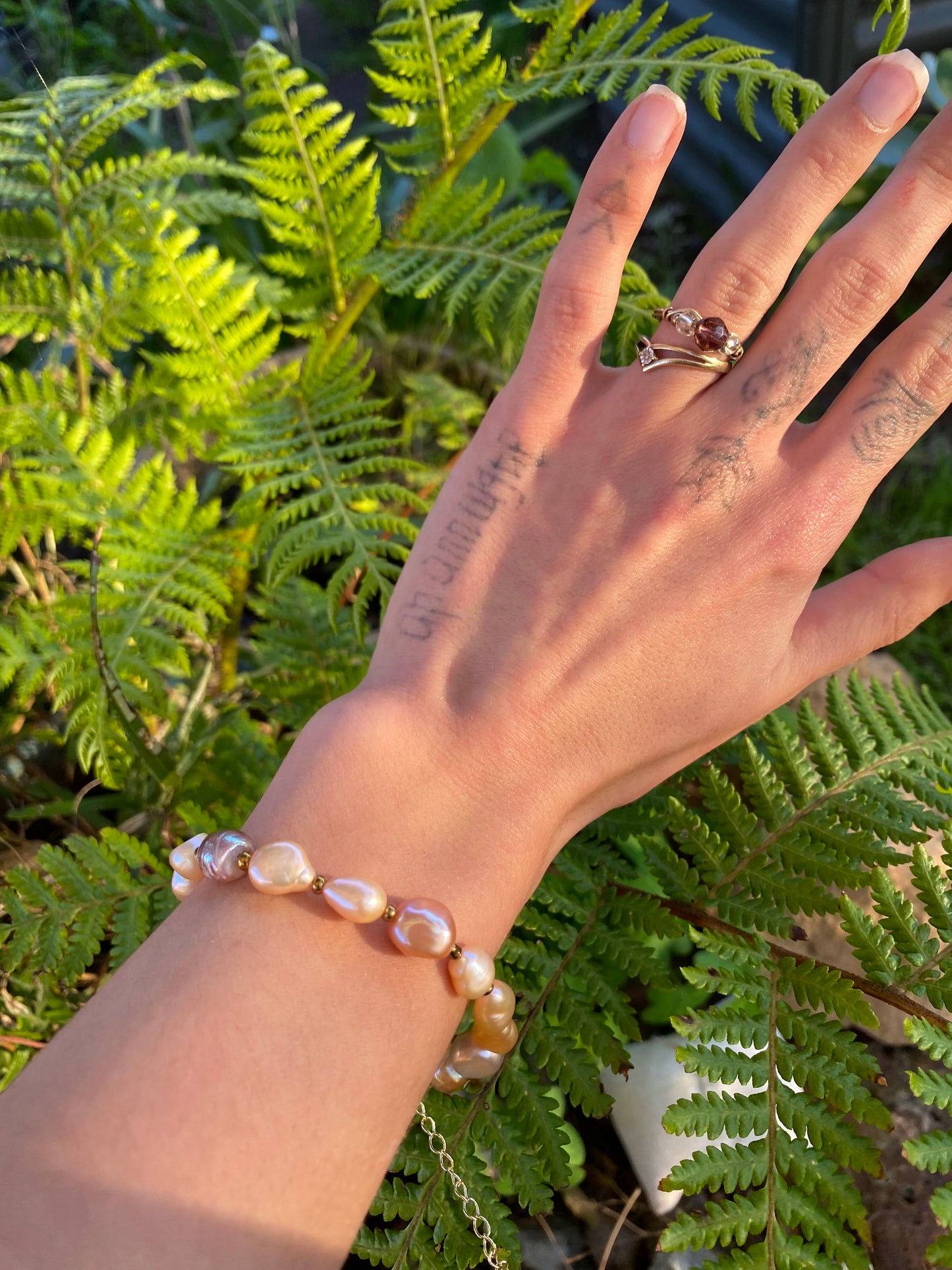 Iridescent Pearl Bracelet