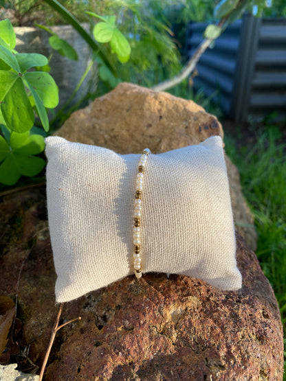 Dainty Pearl Bracelet